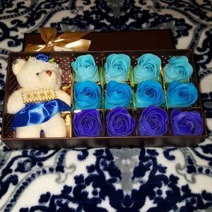 Rose soaps & teddy Bear gift set